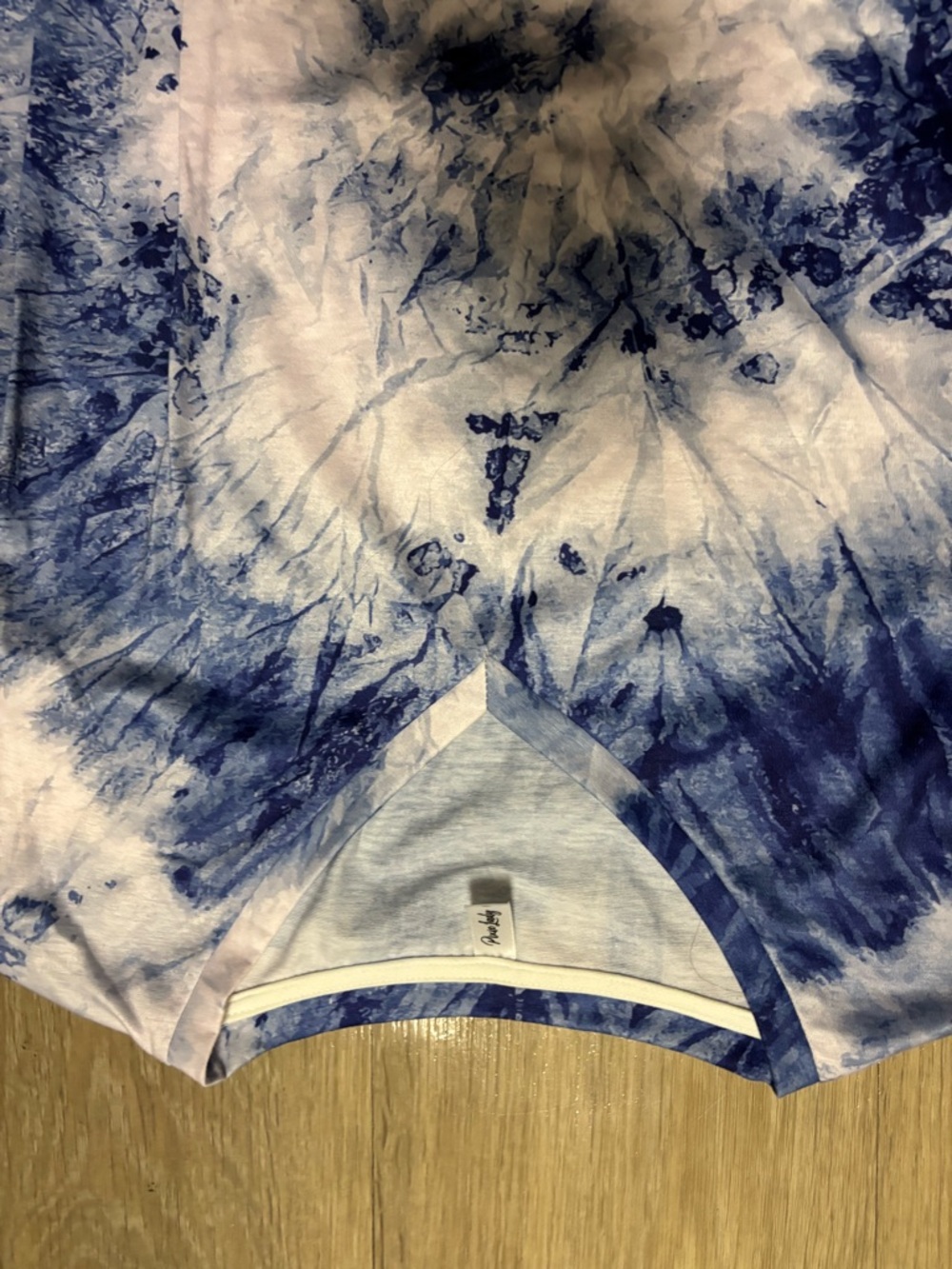 Tie-Dye V-Neck Women’s Top in Blue and White